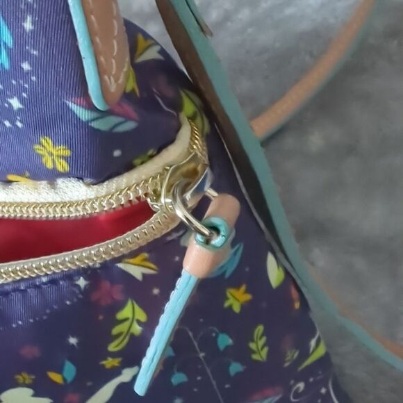 2015 Run Disney Tinkerbell Half Marathon Dooney & Bourke crossbody - Picture 9 of 12